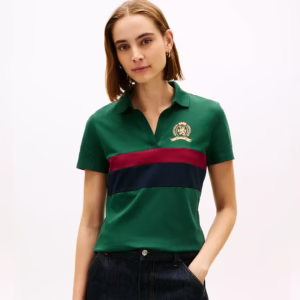 Polo de piqué elástico con escudo y rayas en bloque